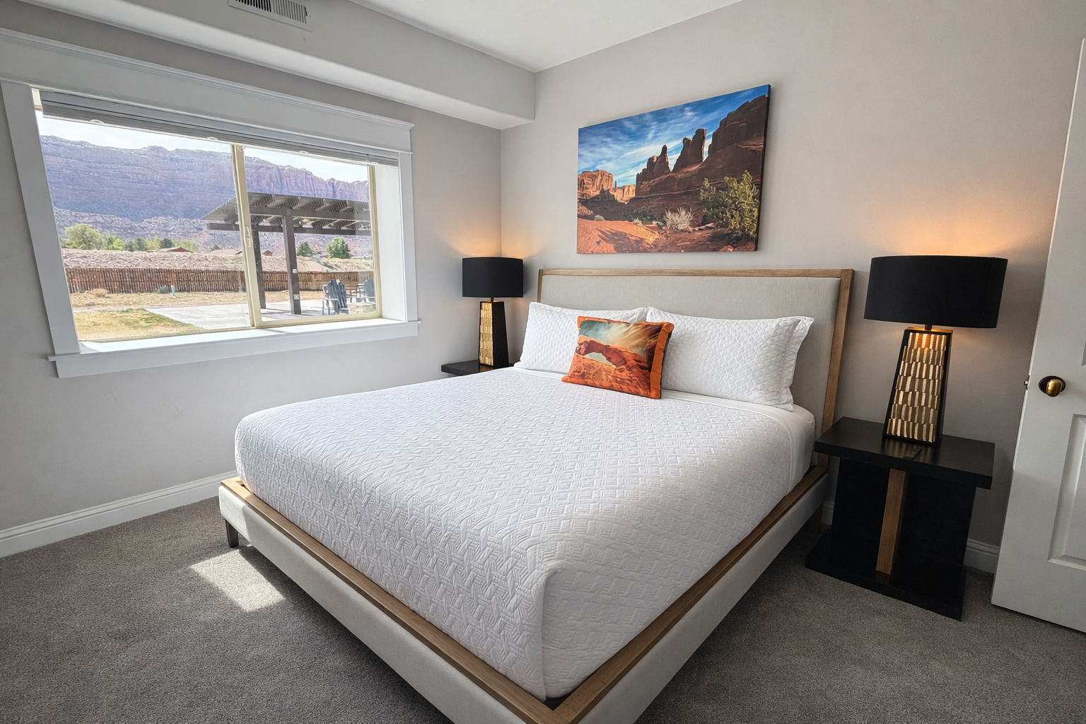 Guest Suite 10 - King bed