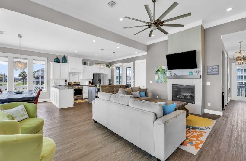 03b9e993f86043d4b0e451bb19458b6c | Beachhouse | Texas | TX | Vacation Homes | Galveston | Crystal Beach | Kokomo | Breezy Days | Beachfront Elegance | Sunrise Serenity | Southern Sands Property Management, LLC