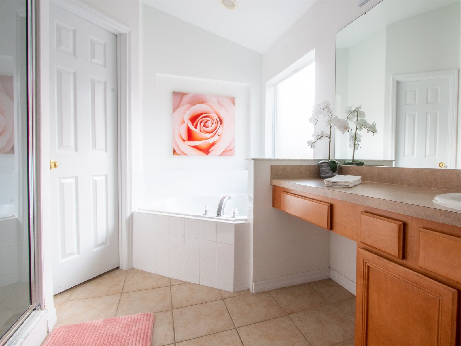 Master Bath with large Soaking Tub.