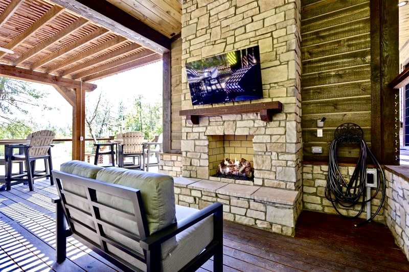 Fireside talks, grilled dinners, and star-filled skies—this is cabin life at its best