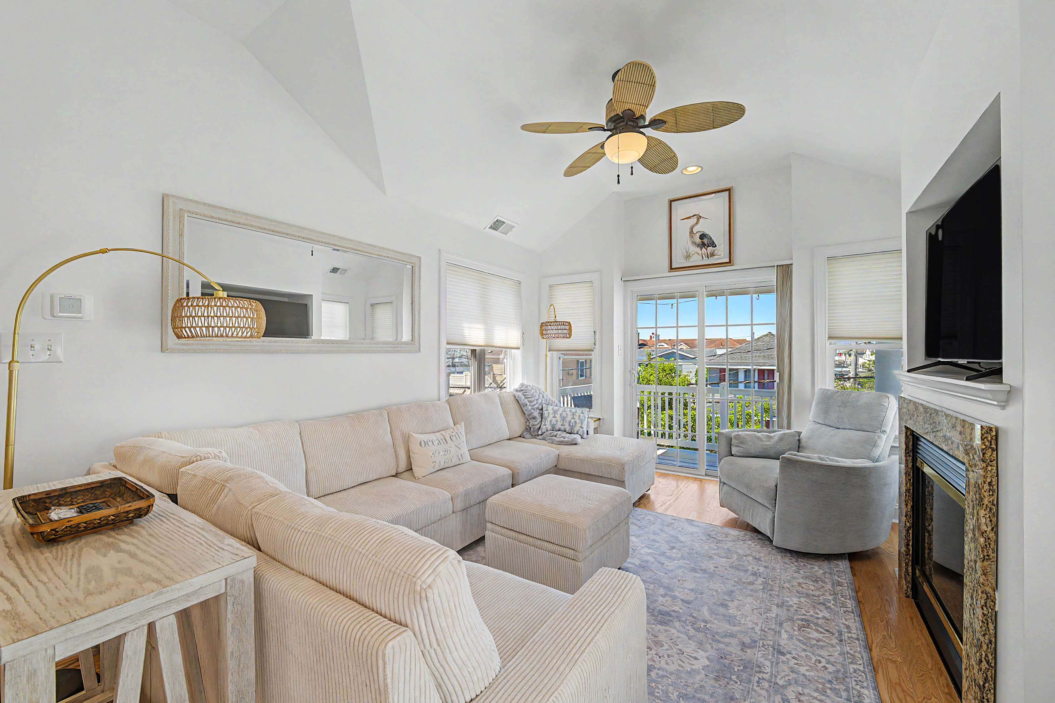 Living_Room_Sectional_Fireplace_DeckView