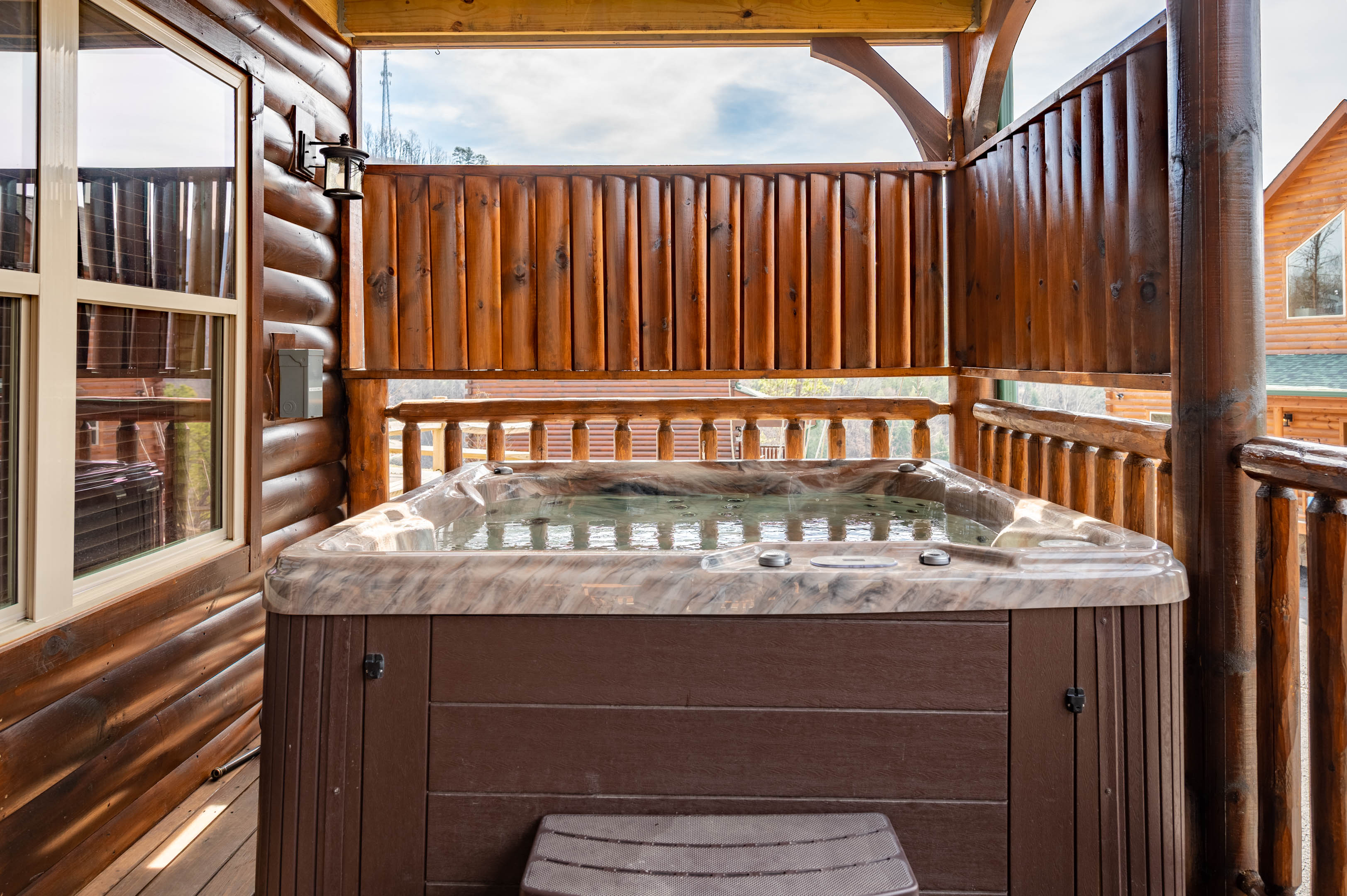 Hot tub on the lower deck