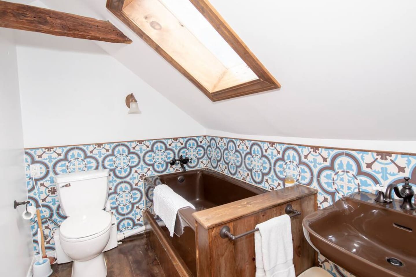 Upstairs bathroom with tub (no shower)
