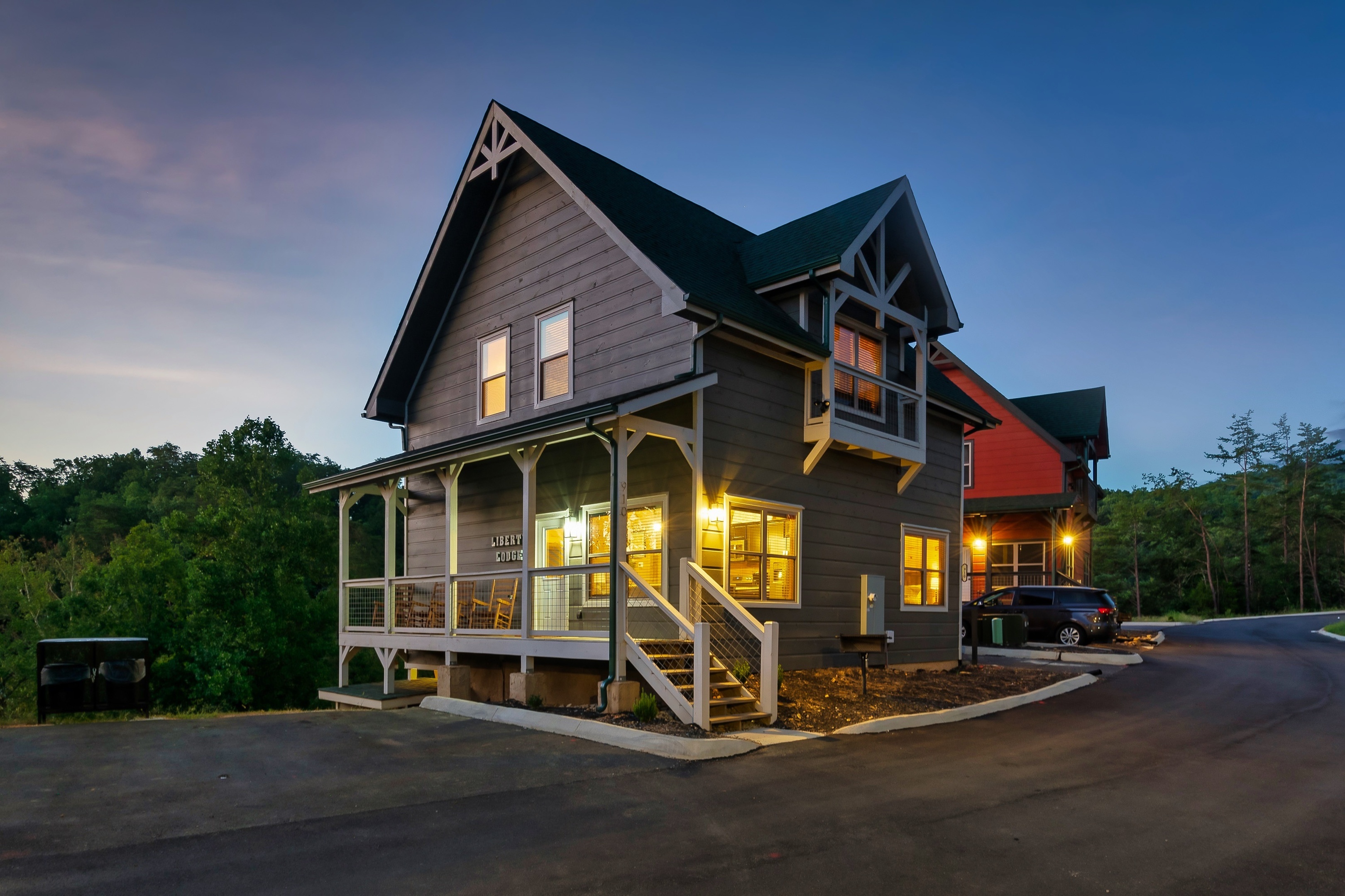 Ideal Location! Pool & Hot Tub•10% First Responder 2