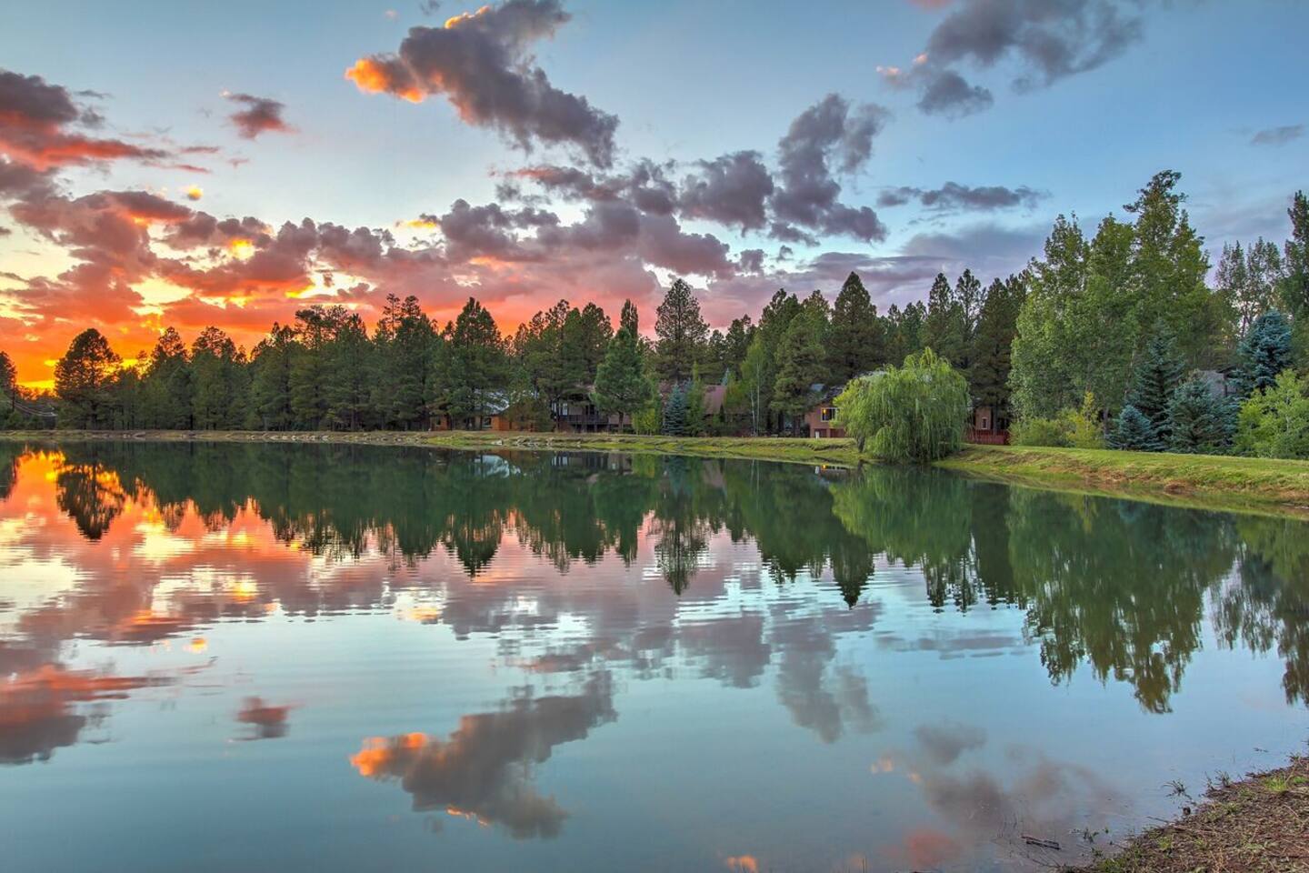 Beautiful lake just a short 100 yard walk away.