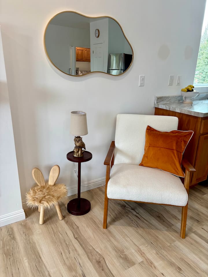 Small touches make the cabin feel homey and comfy 