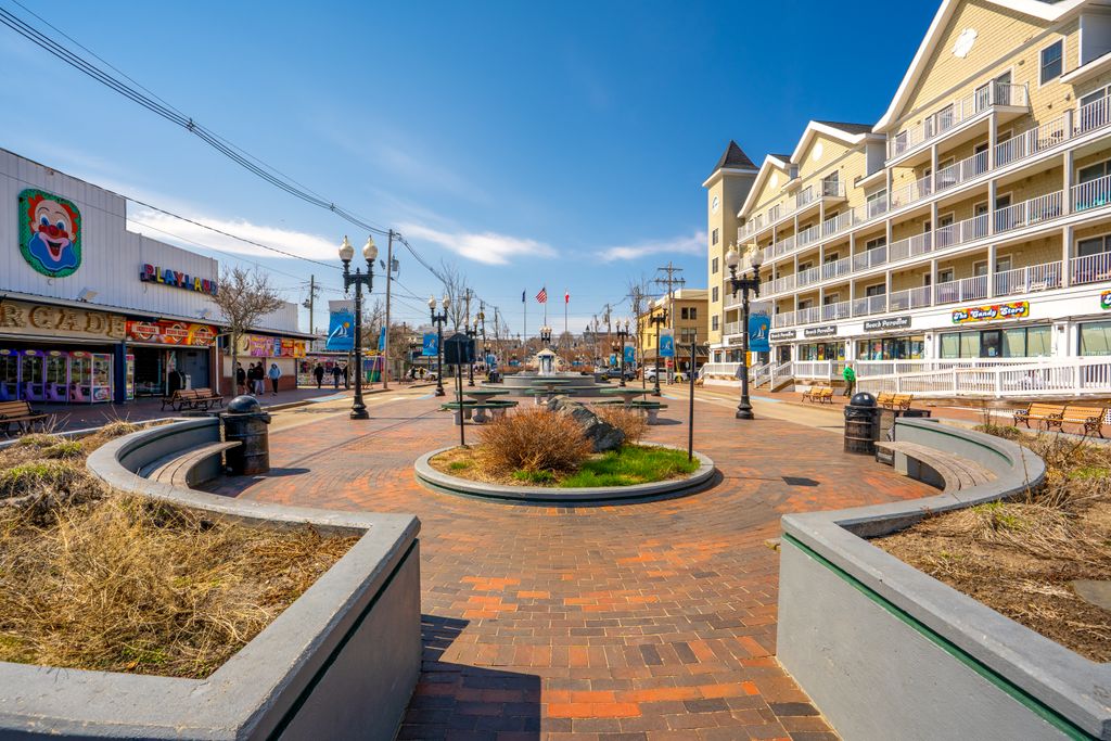 Endless fun, food, and ocean views at Old Orchard Beach Pier & Amusement Park