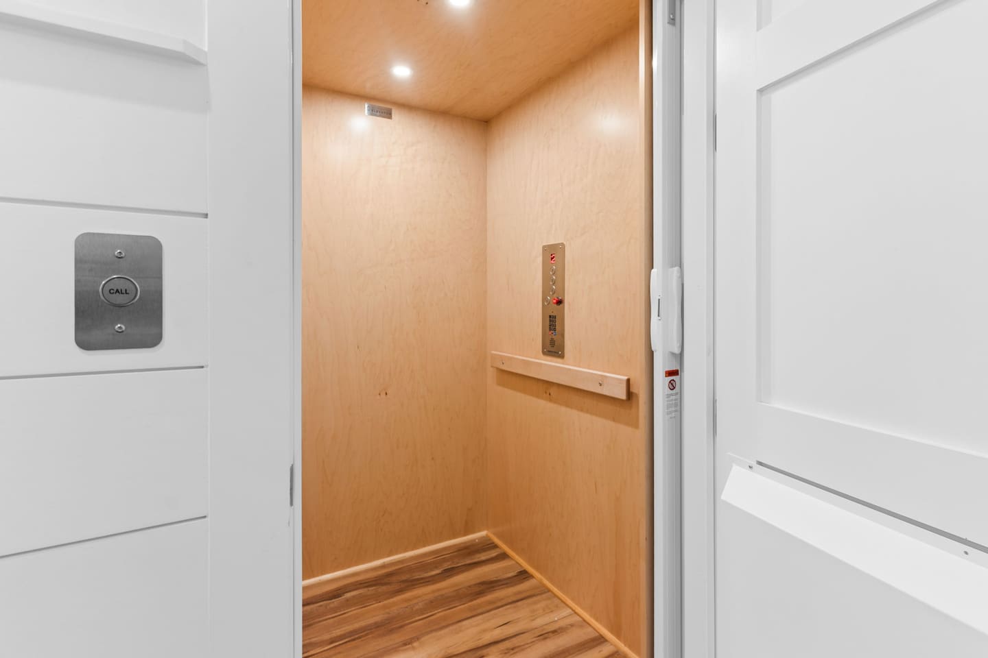 Zen’s elevator makes every stay more comfortable. Guests with mobility needs can easily access each level, while everyone can enjoy the added convenience of skipping the stairs when carrying luggage, groceries, beach gear, tired kiddos, and more.