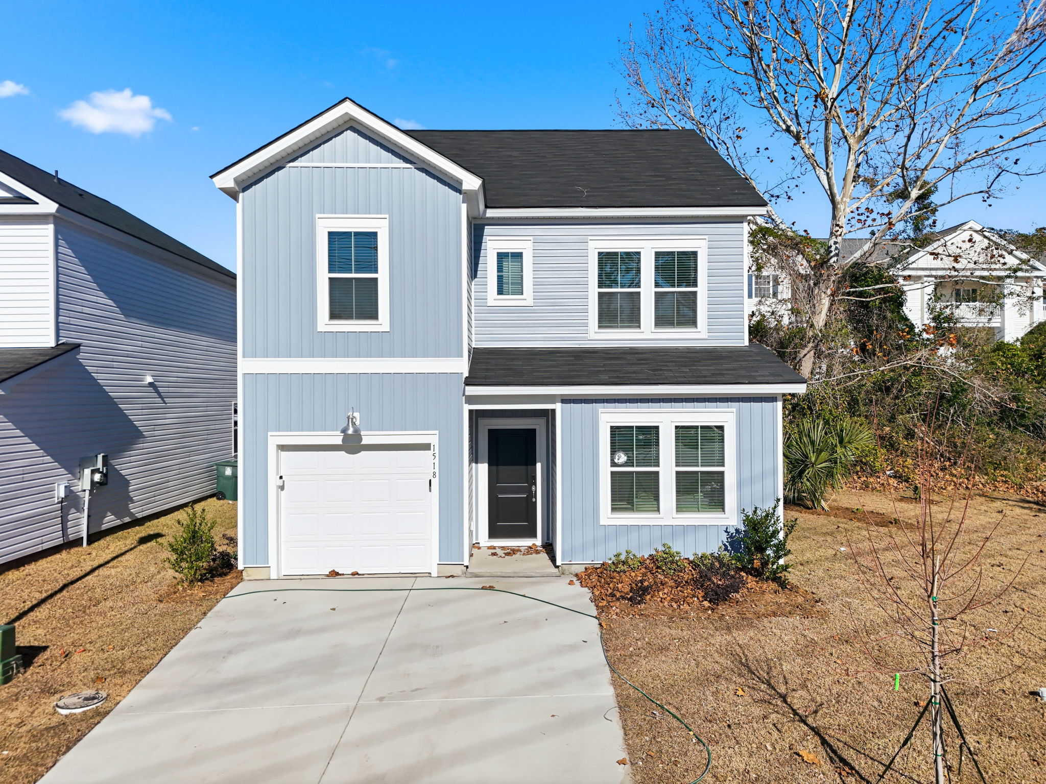 New Construction 4BR house 1.3 miles to the ocean, walking distance to Main Street, eating and shopping!