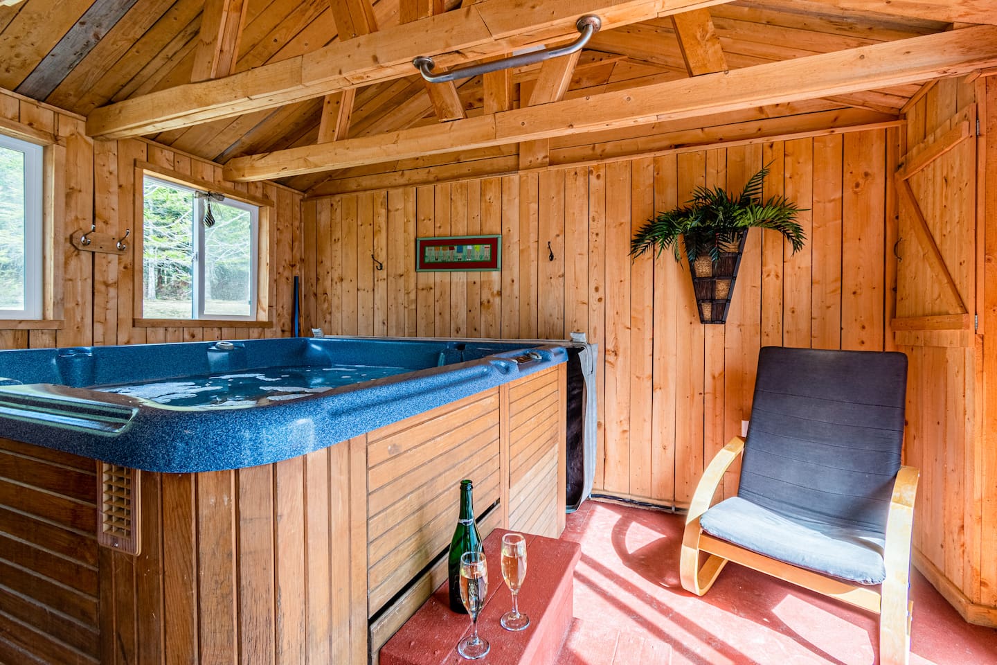 Spa privé couvert et ouvert à l'année pour votre plaisirs!