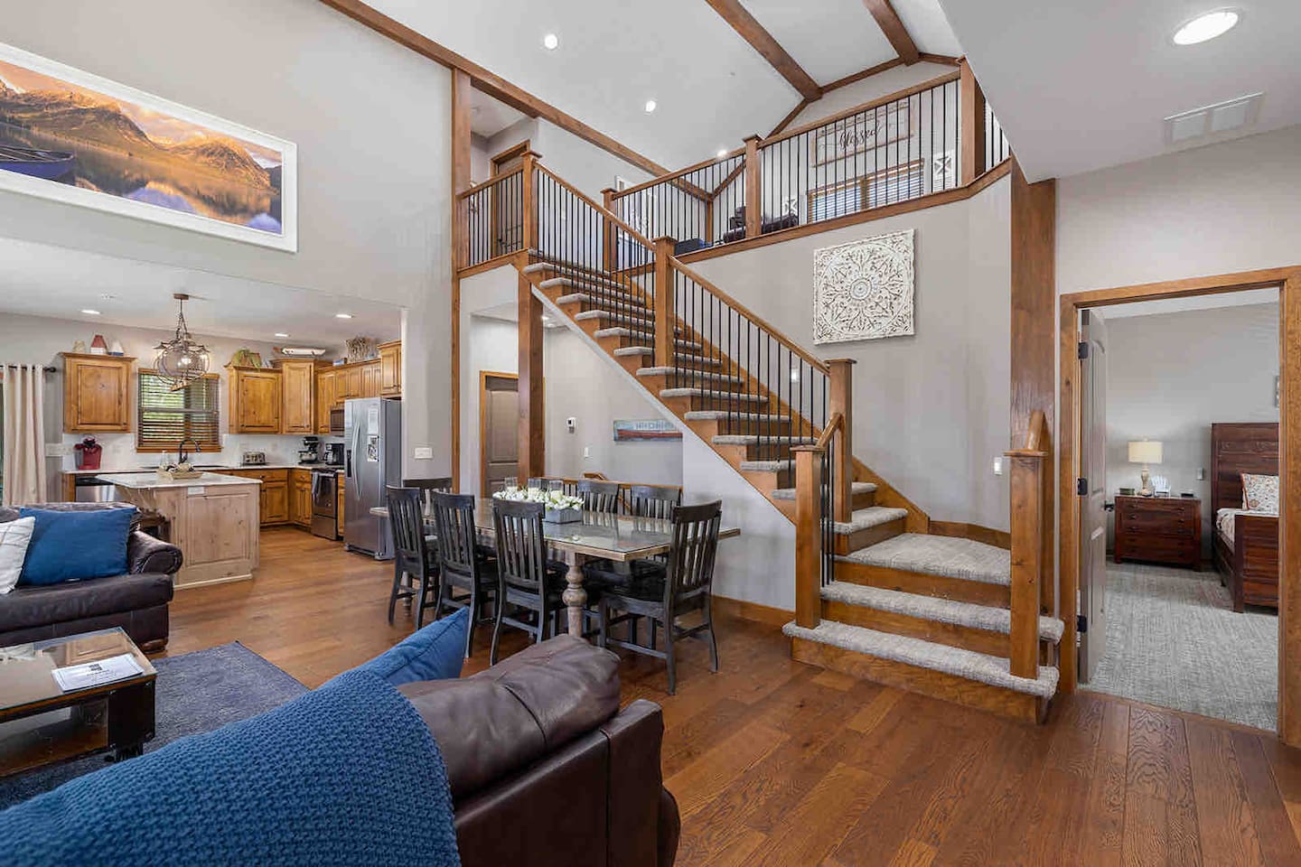 Huge Great room!  2 big dining tables!!