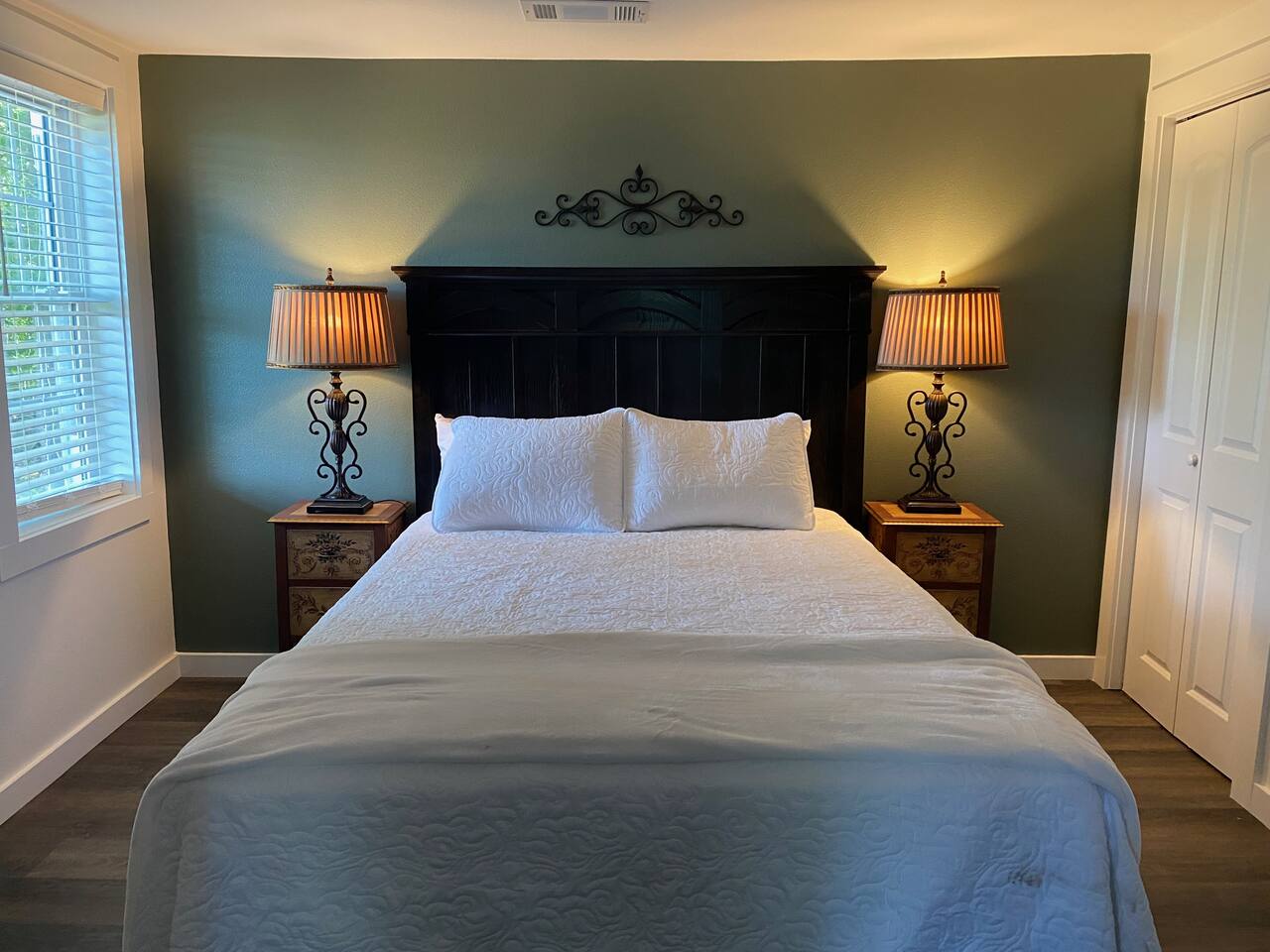 Master Bedroom Queen Bed