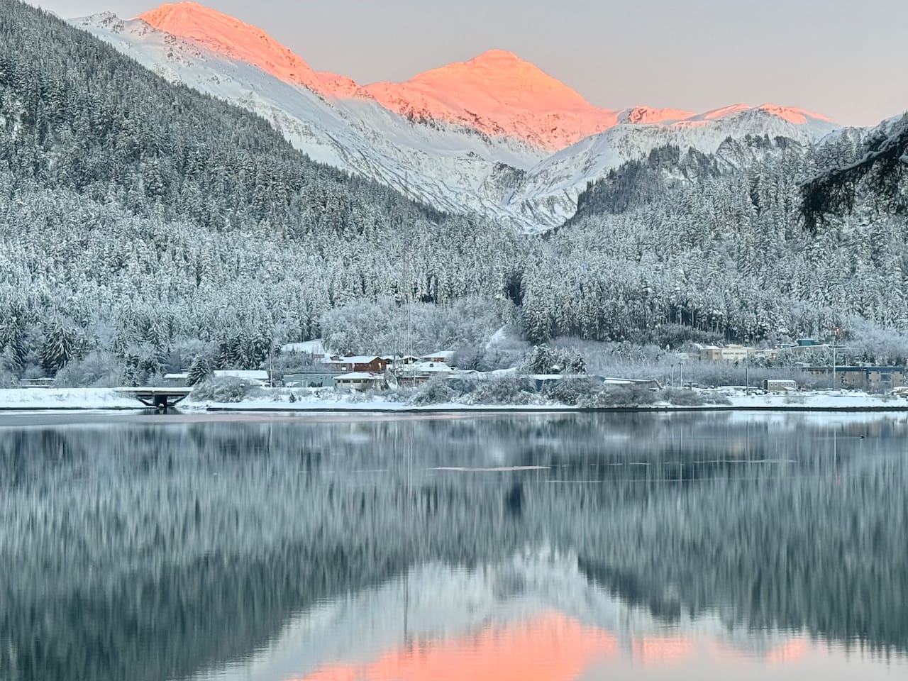 Enjoy the evening alpenglow in winter from the hot tub.