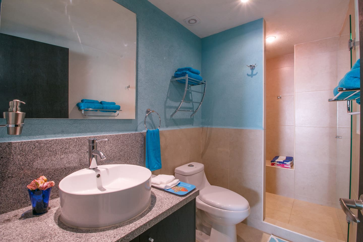 Full bathroom #2