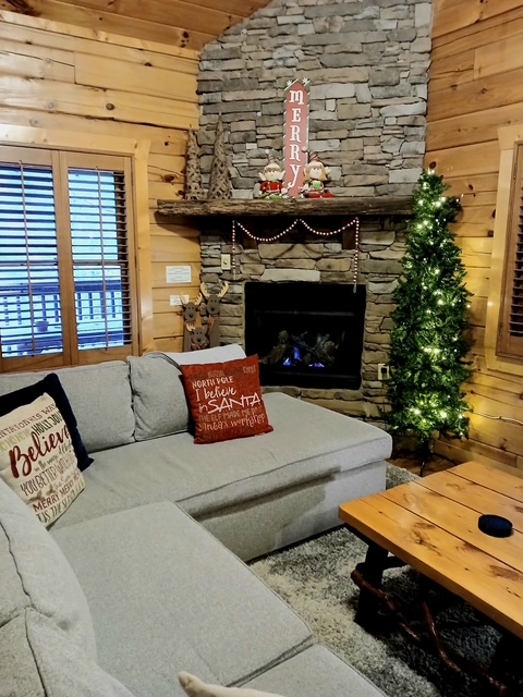 Enjoy the holidays this year at Yellow Birch Cabin!
