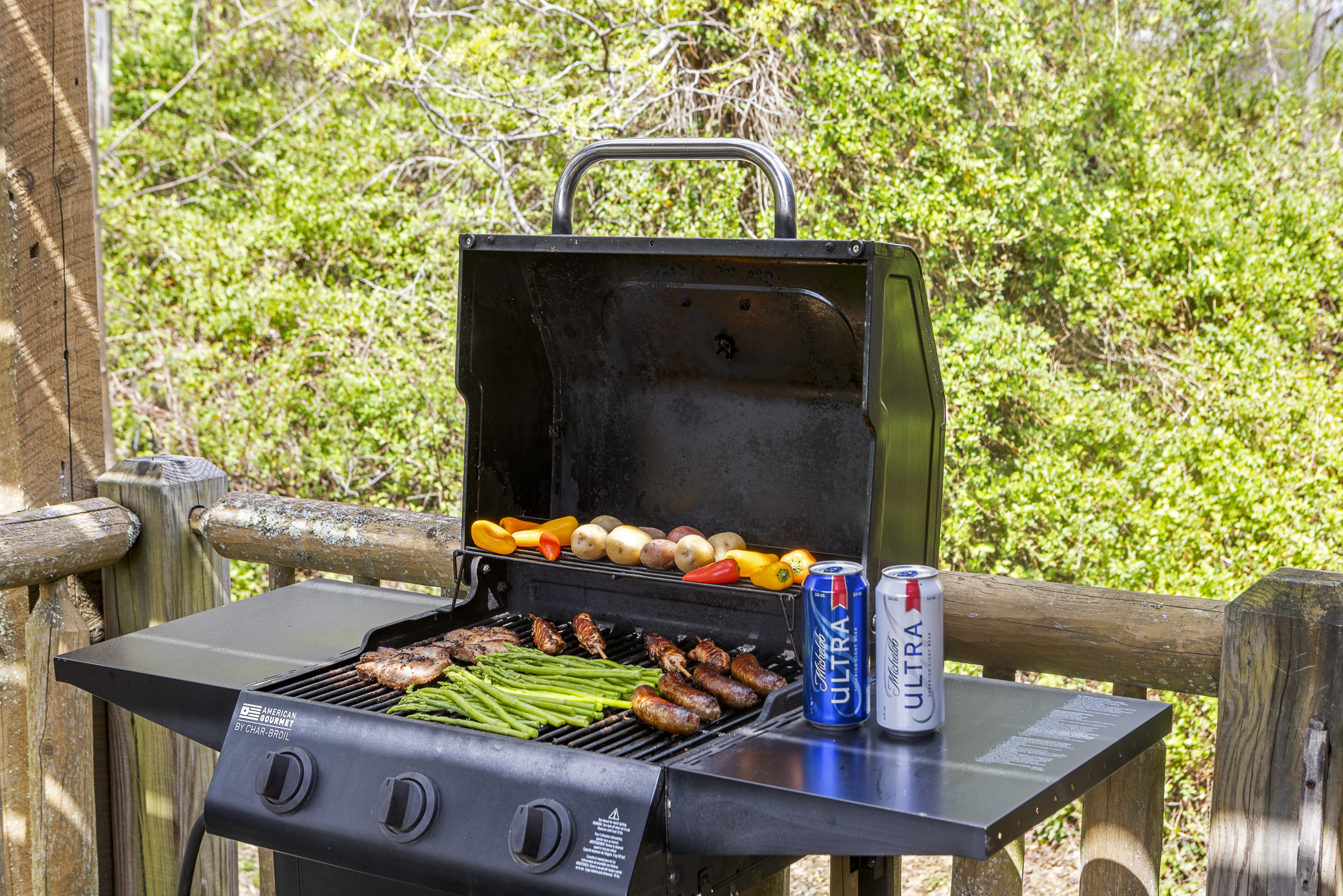 Outdoor Grill Paradise: Sizzle up delicious meals surrounded by nature's beauty!

