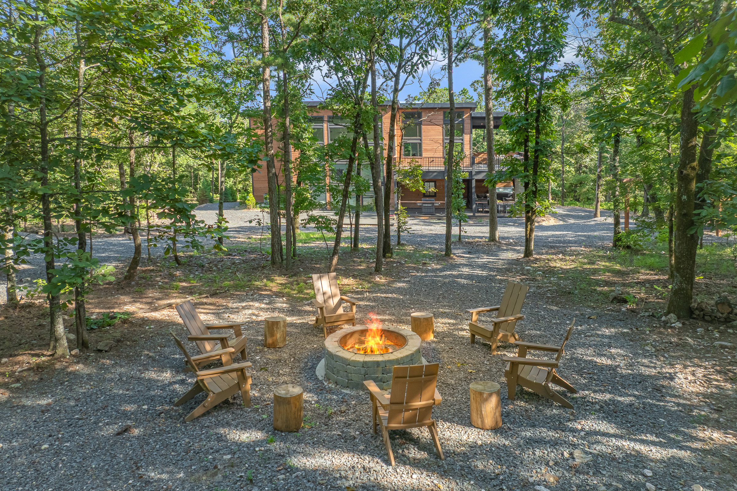 Exquisite firepit - Total privacy tucked away in the trees