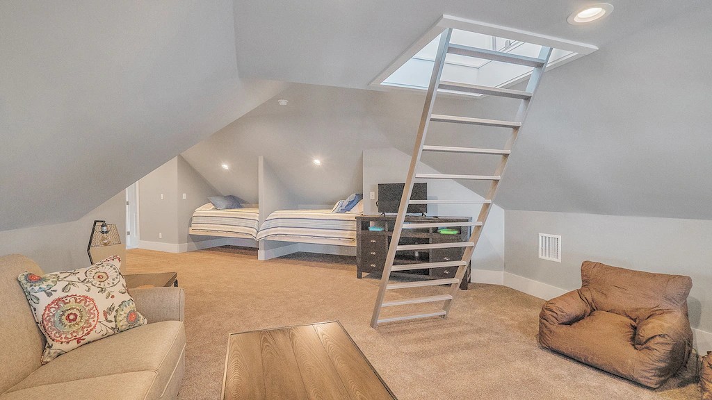 Ladder to Crows Nest Room