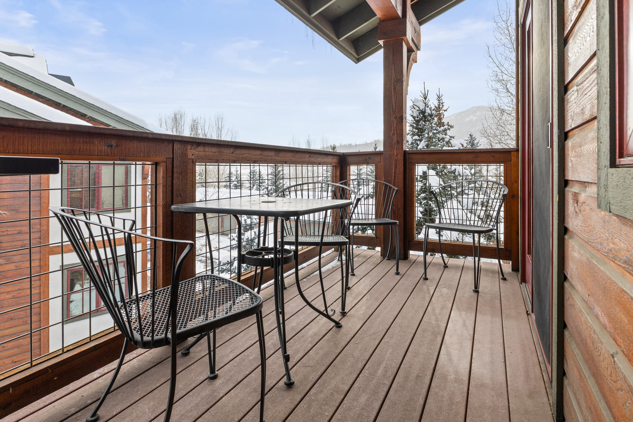 Deck | With View of the mountains 