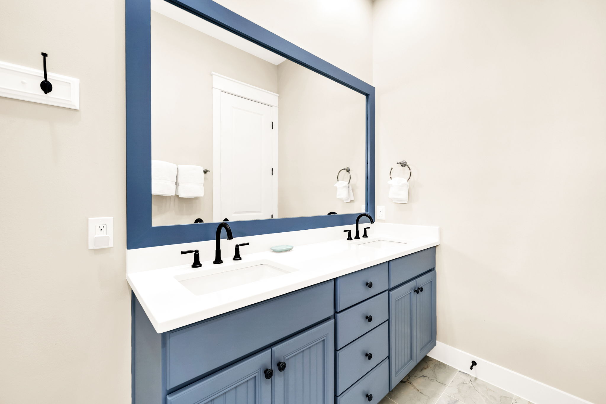 1st Floor Ensuite Double Vanity