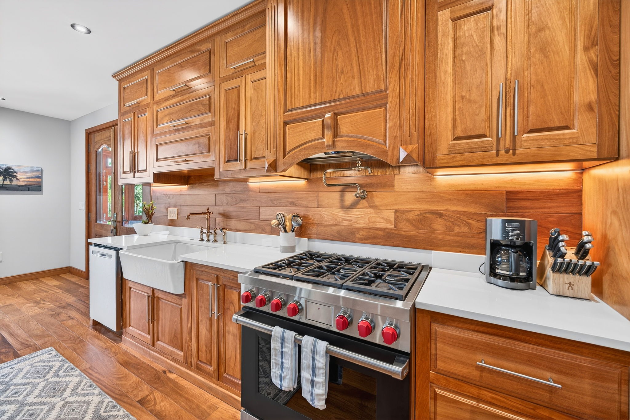Kitchen | Rosewood Retreat | 2605 Palm Blvd, Isle of Palms, SC | IOP Escapes