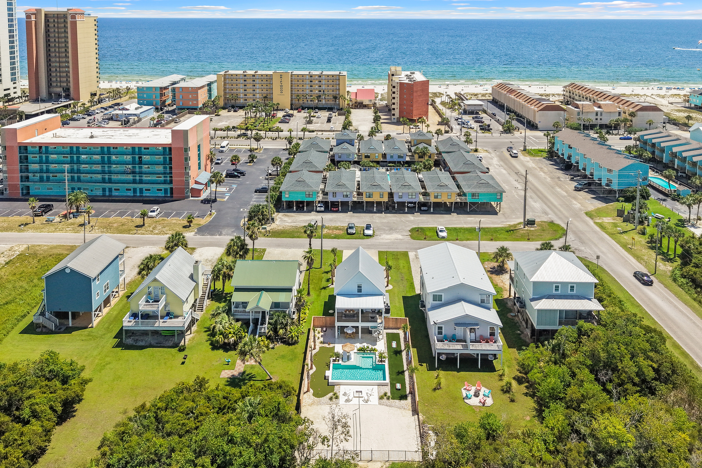 Central Gulf Shores location keeps the beach, dining and local attractions close by.
