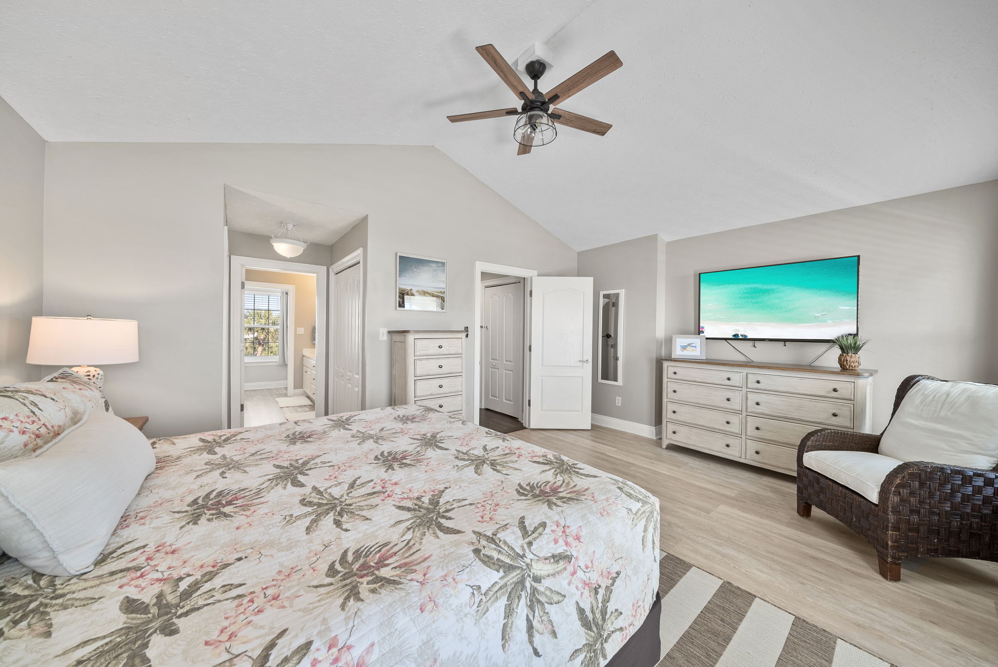 3rd floor master king suite is HUGE! 