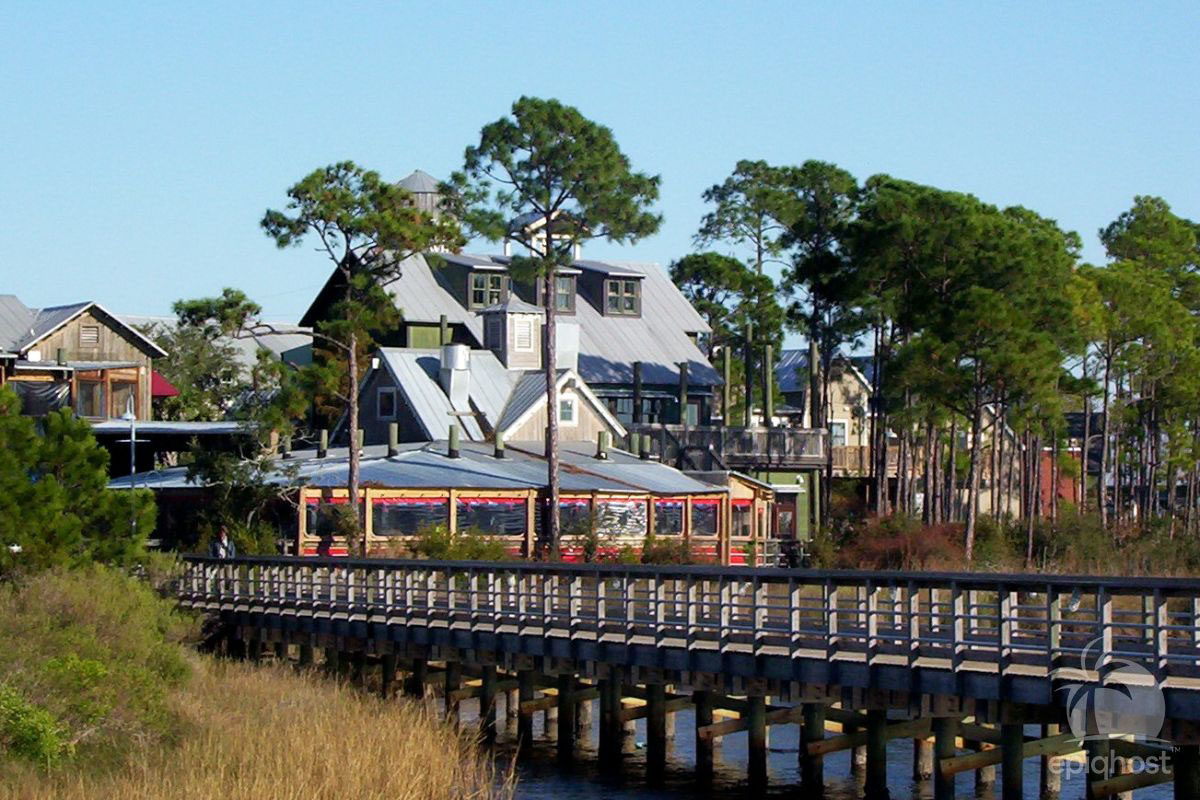 Baytowne marina and dining waterfront