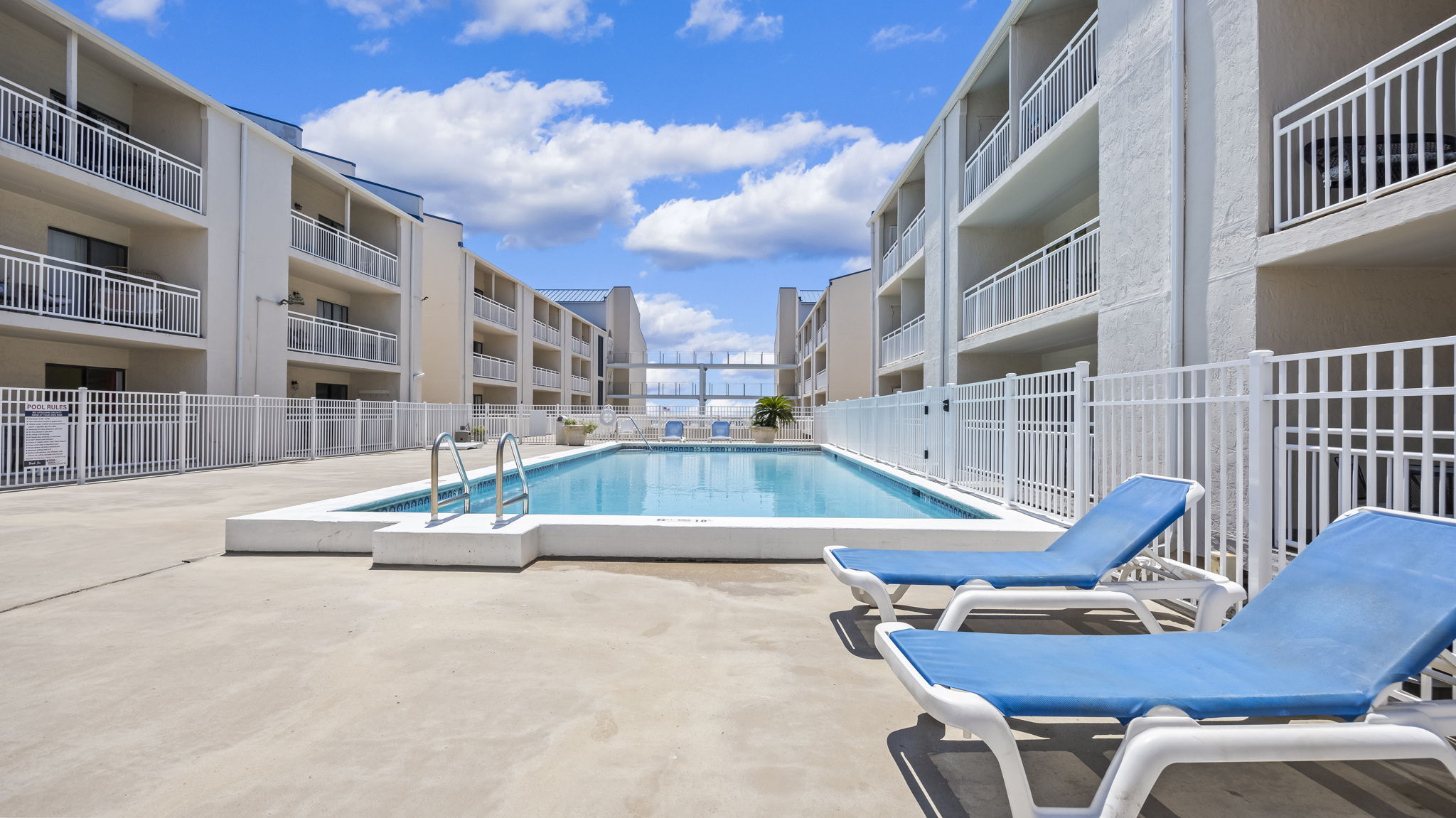 1st floor pool