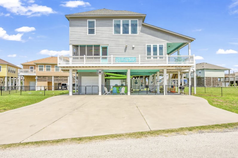 06b80bbf4b924ec9a327d65206eb4c40 | Beachhouse | Texas | TX | Vacation Homes | Galveston | Crystal Beach | Kokomo | Breezy Days | Beachfront Elegance | Sunrise Serenity | Southern Sands Property Management, LLC