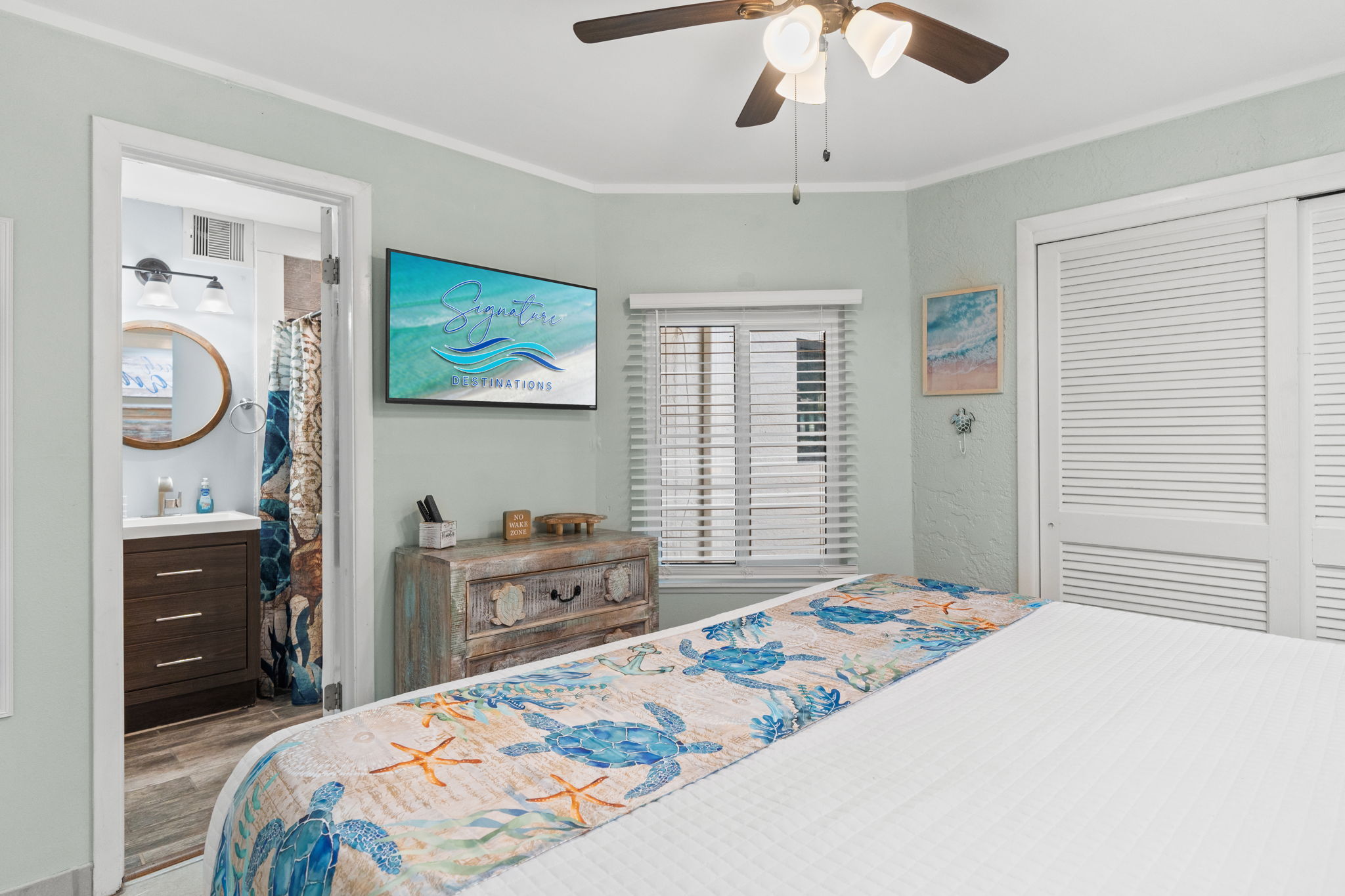 Master Bedroom with King Sized Bed and Ensuite Bathroom 