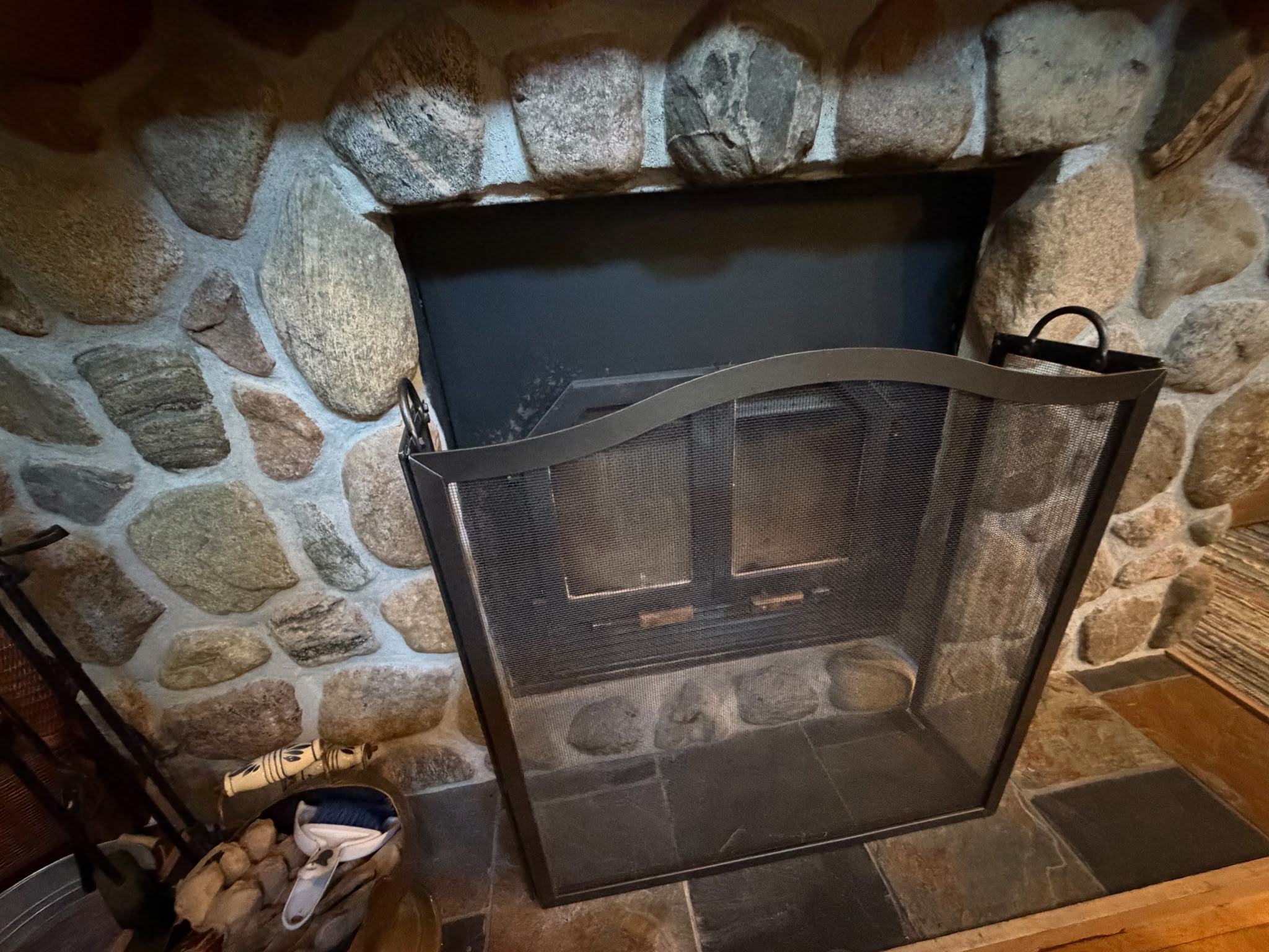 Fireplace wood-burning insert detail