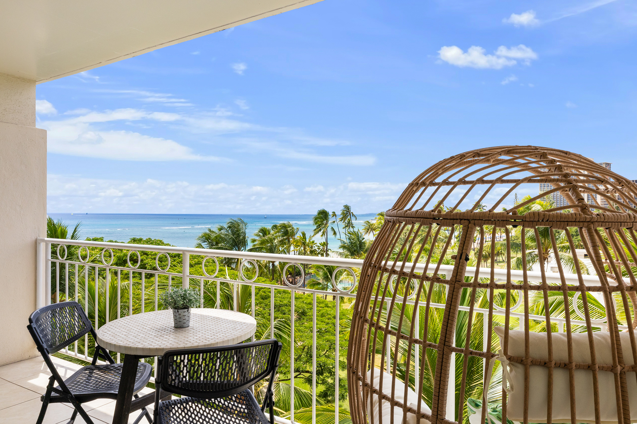 Private lanai with outdoor seating to enjoy awesome ocean views