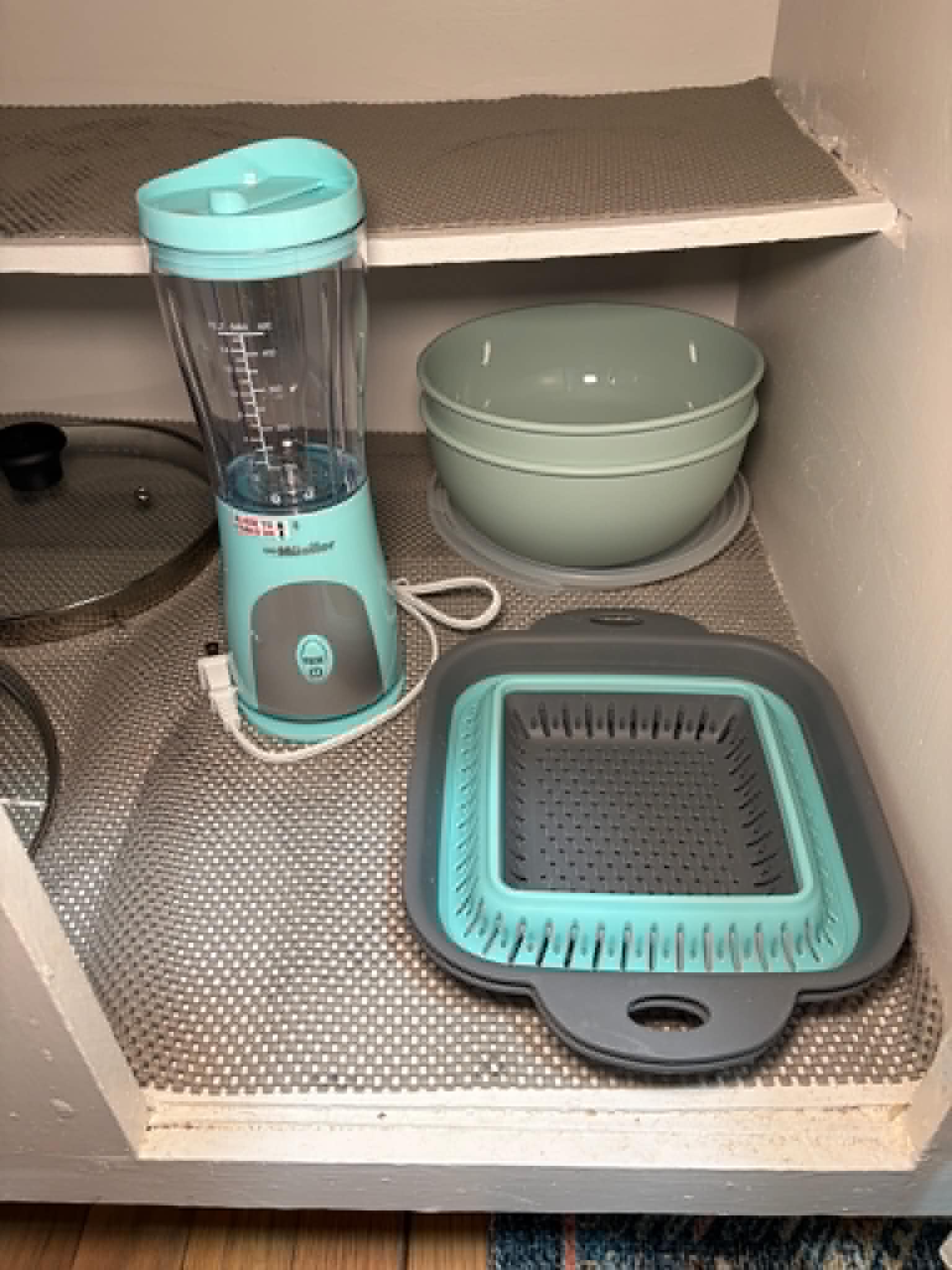 Blender/mixing bowls/colanders