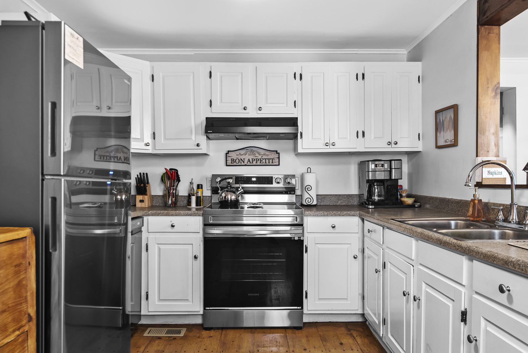 Full kitchen