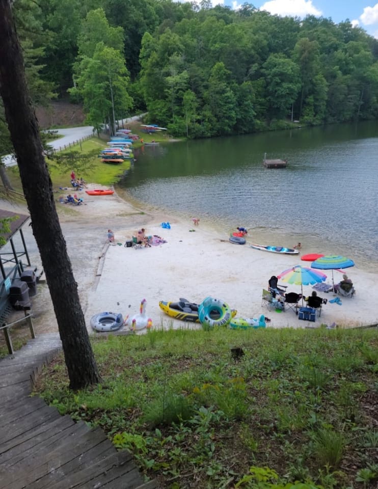 Private beach area in Riverbend with huge mountain views!