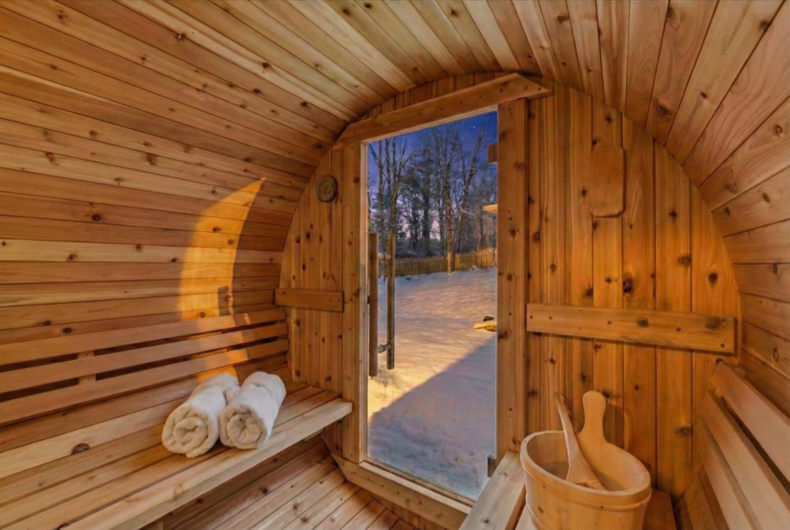 Cedar and steam create the perfect Hot/Cold contrast