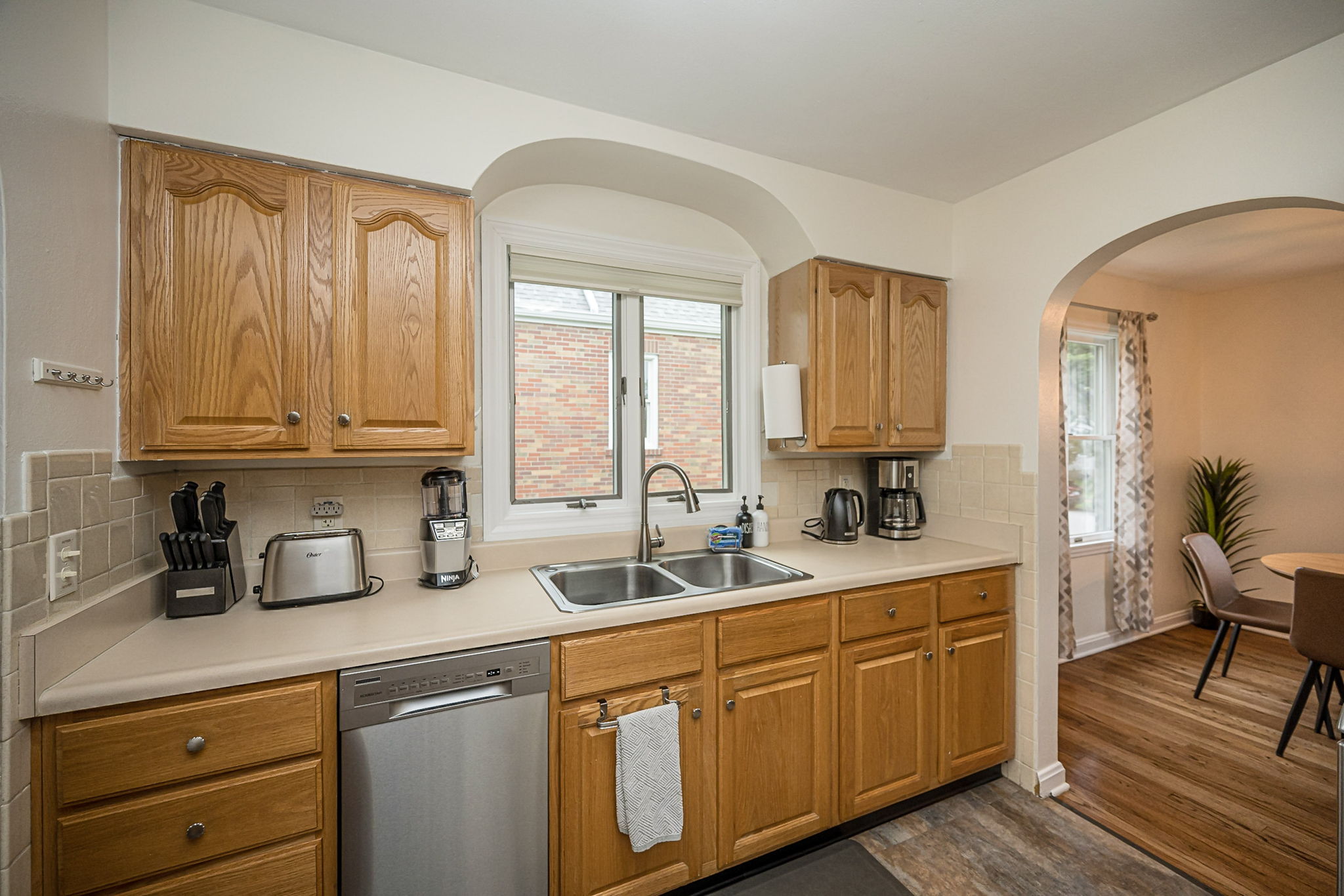 Fully equipped kitchen with everything you need to cook at home.