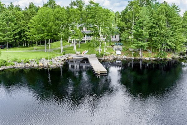 Beaver Cove House exterior &mdash; lakefront lodge on Moosehead Lake