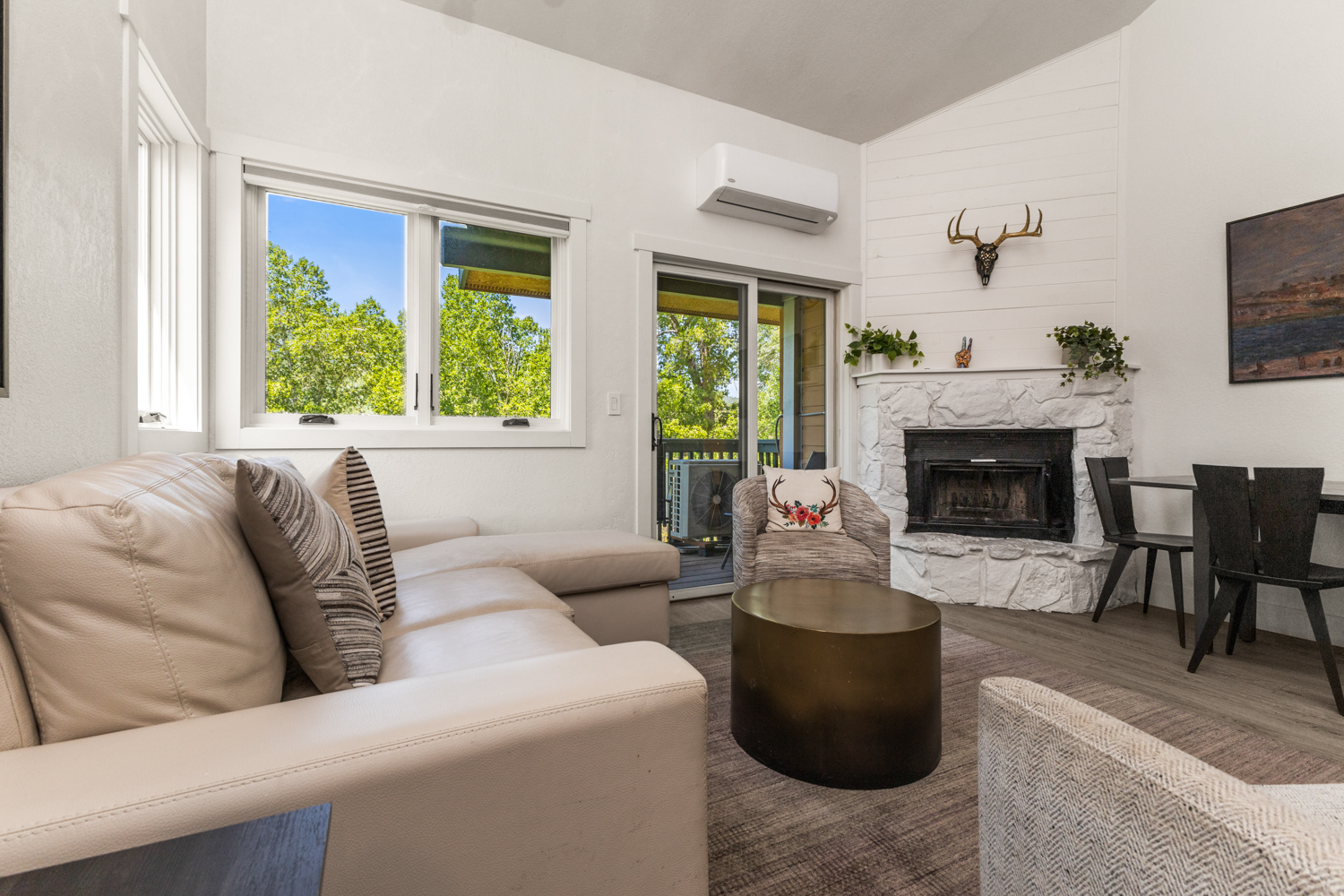 Living Room | SmartTV