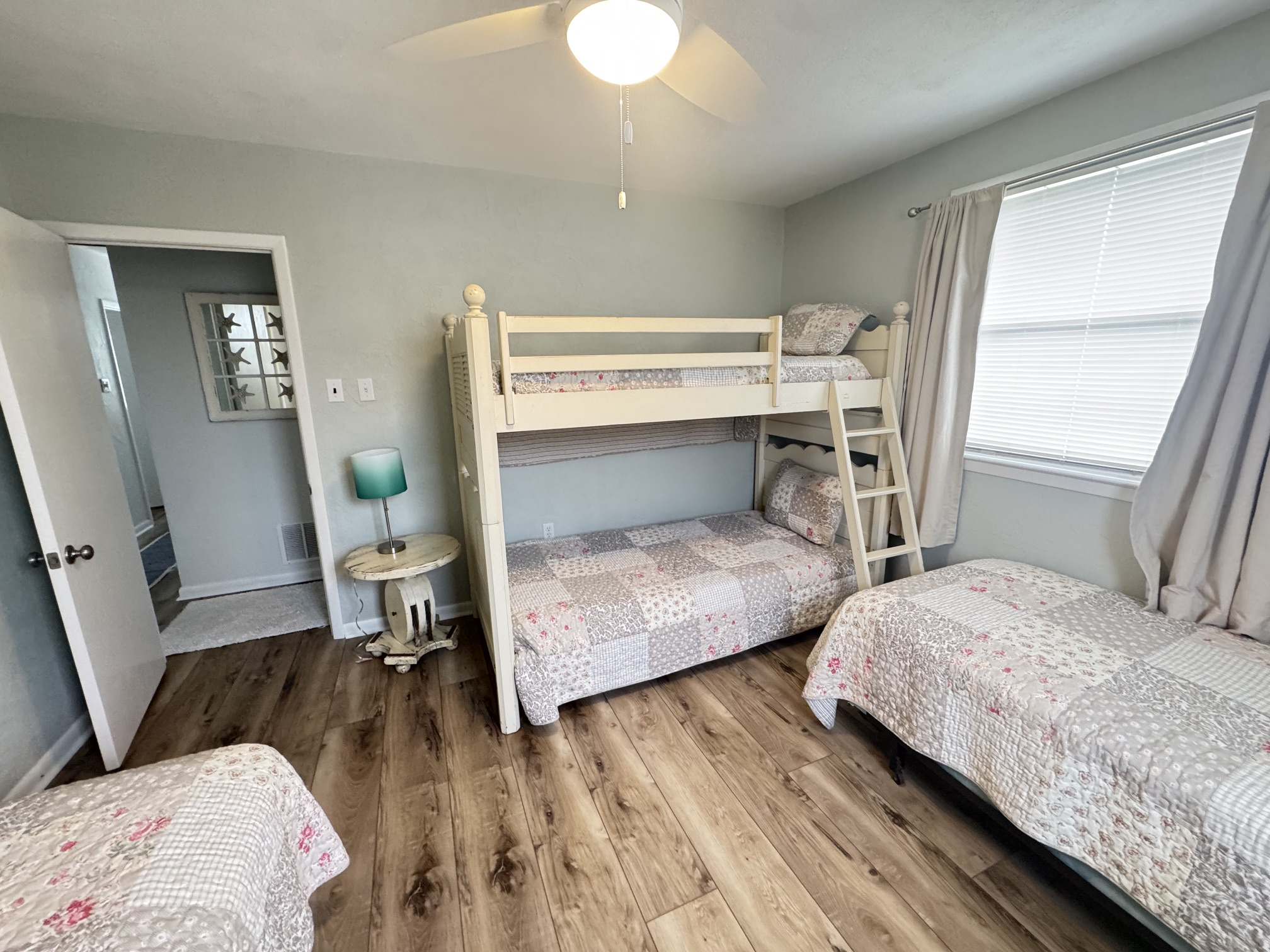 Bunk_Room_Twin_Beds_Overview