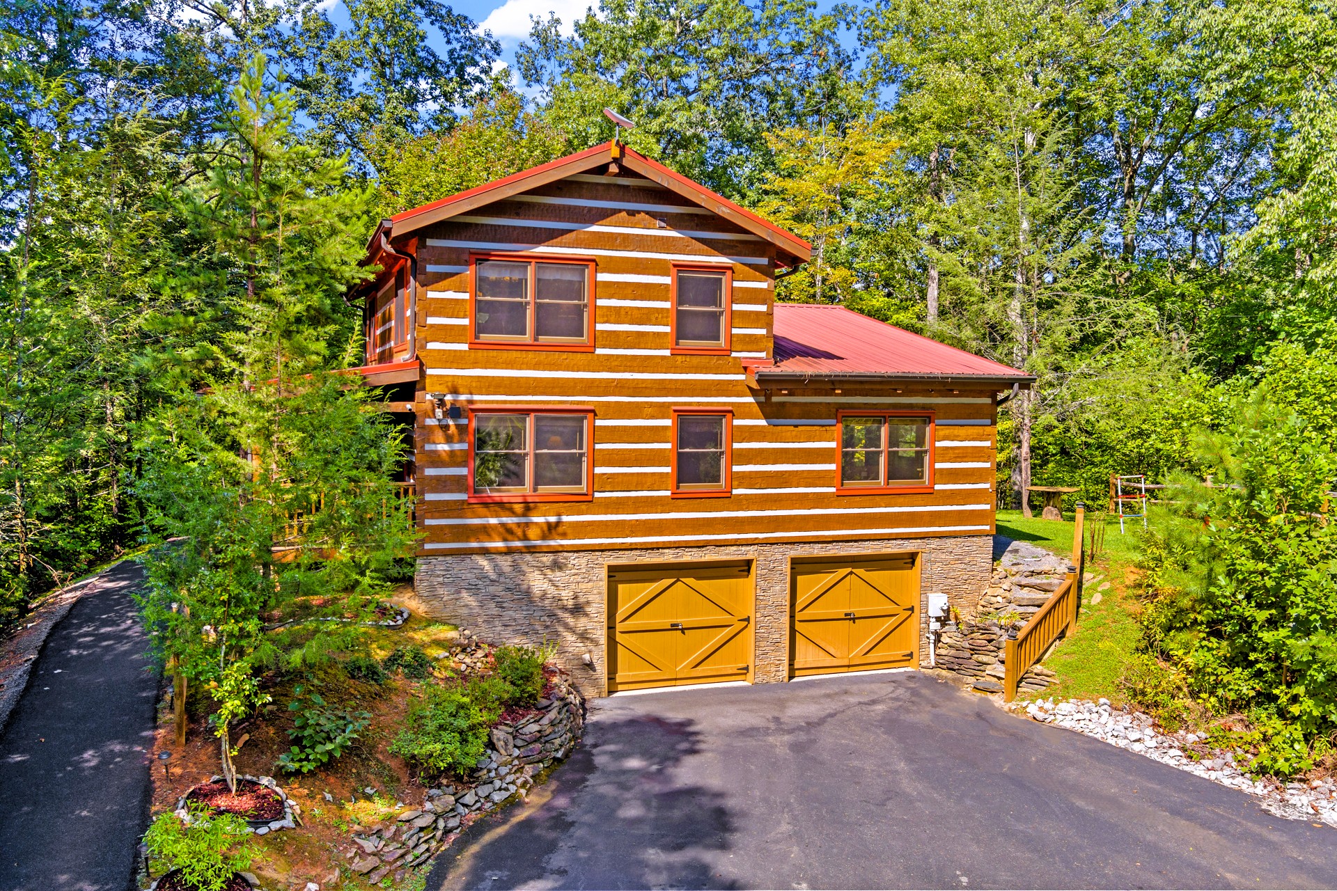 Appalachian Escape - Log cabin vacation rental by Blue Mountain Cabins