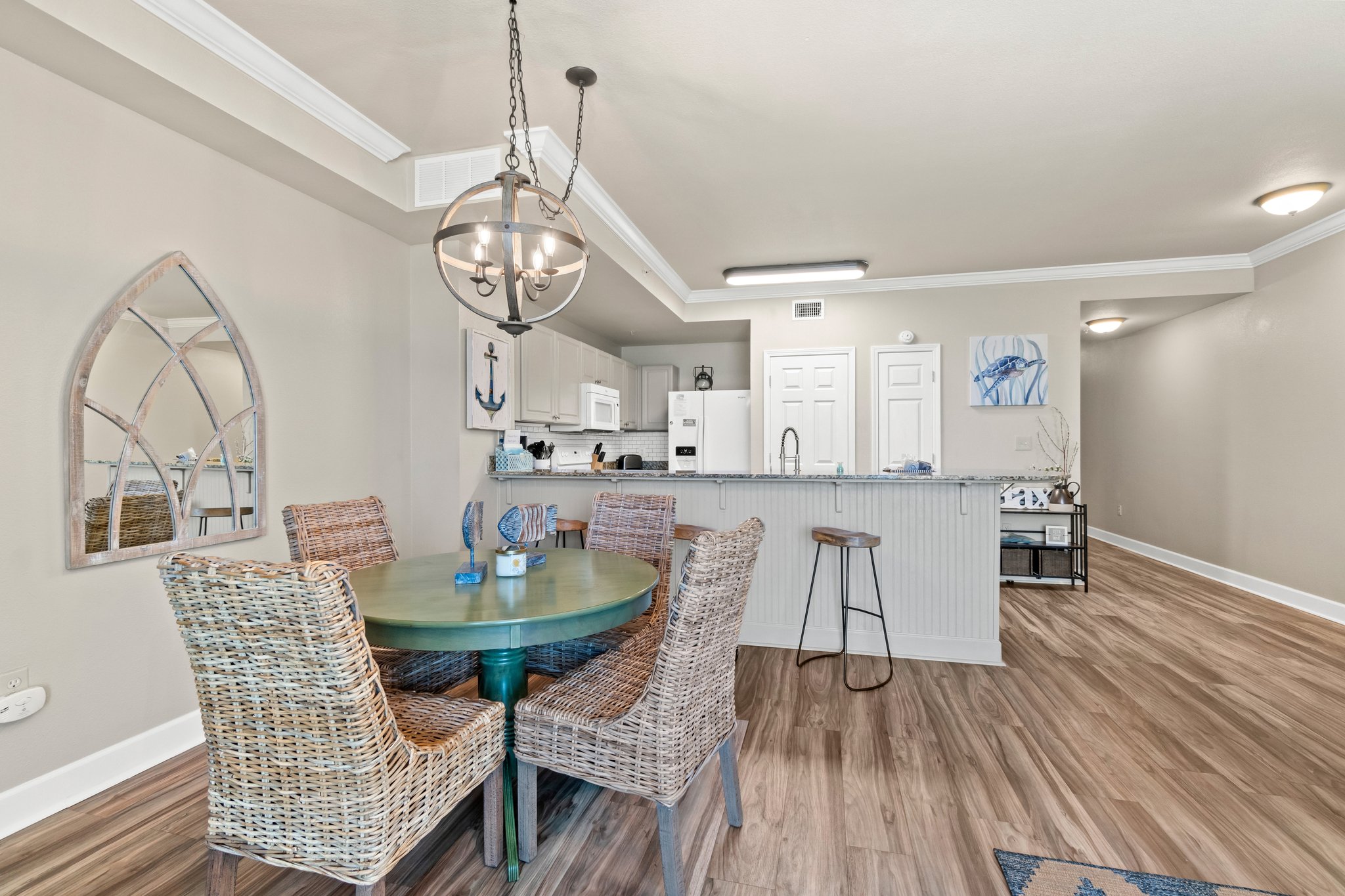 Perfect place for a game of monopoly or a family dinner 