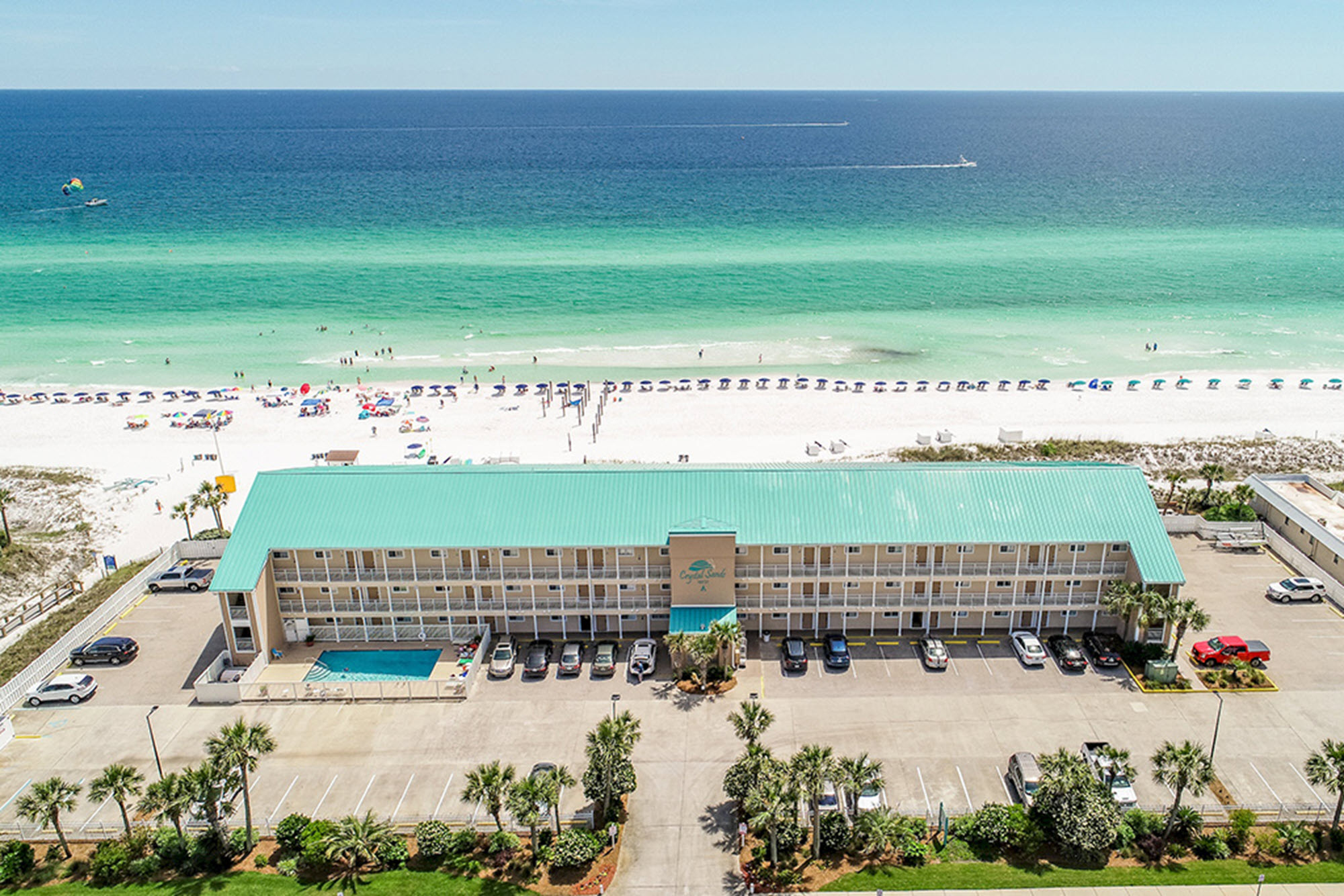 Stunning Oceanfront on Crystal Beach with 2 King beds. Beach service included. 3