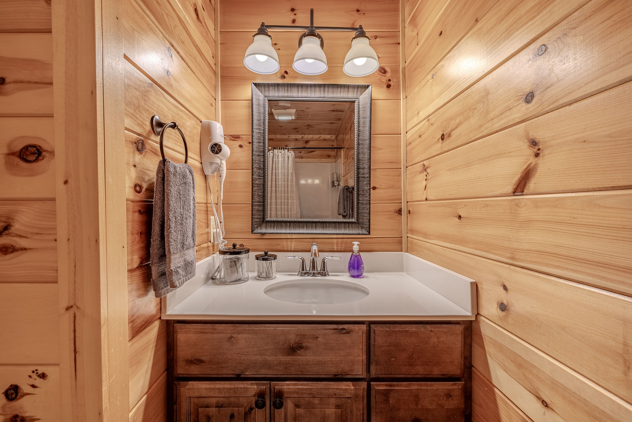The Roadie Room Ensuite Bathroom gives bunk-room guests their own dedicated bathroom, making the space more comfortable for kids, teens, and adults.