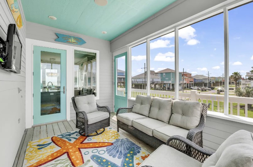 081ca9e918b247d4af627f39f7a5281b | Beachhouse | Texas | TX | Vacation Homes | Galveston | Crystal Beach | Kokomo | Breezy Days | Beachfront Elegance | Sunrise Serenity | Southern Sands Property Management, LLC