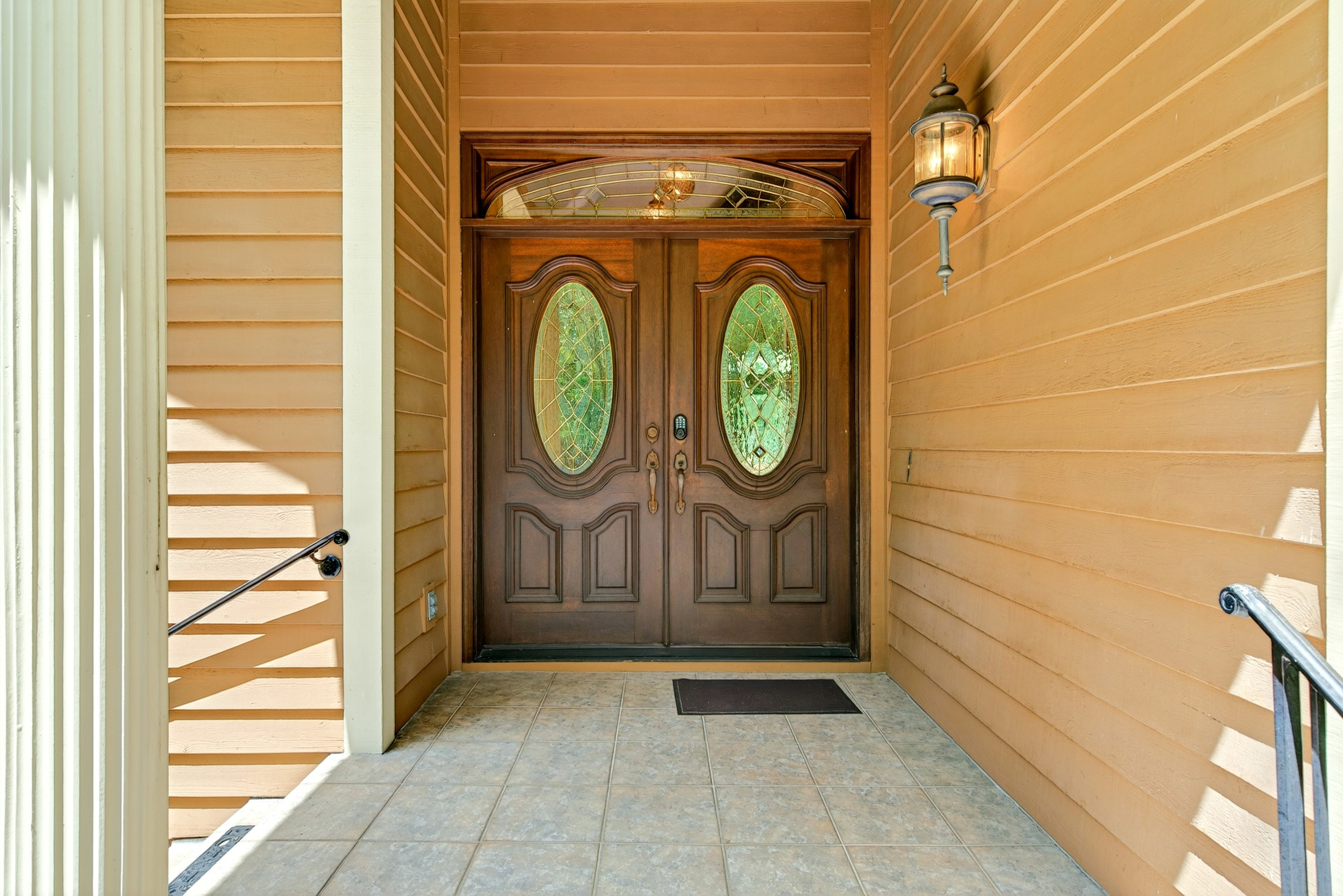 Main level front door entryway