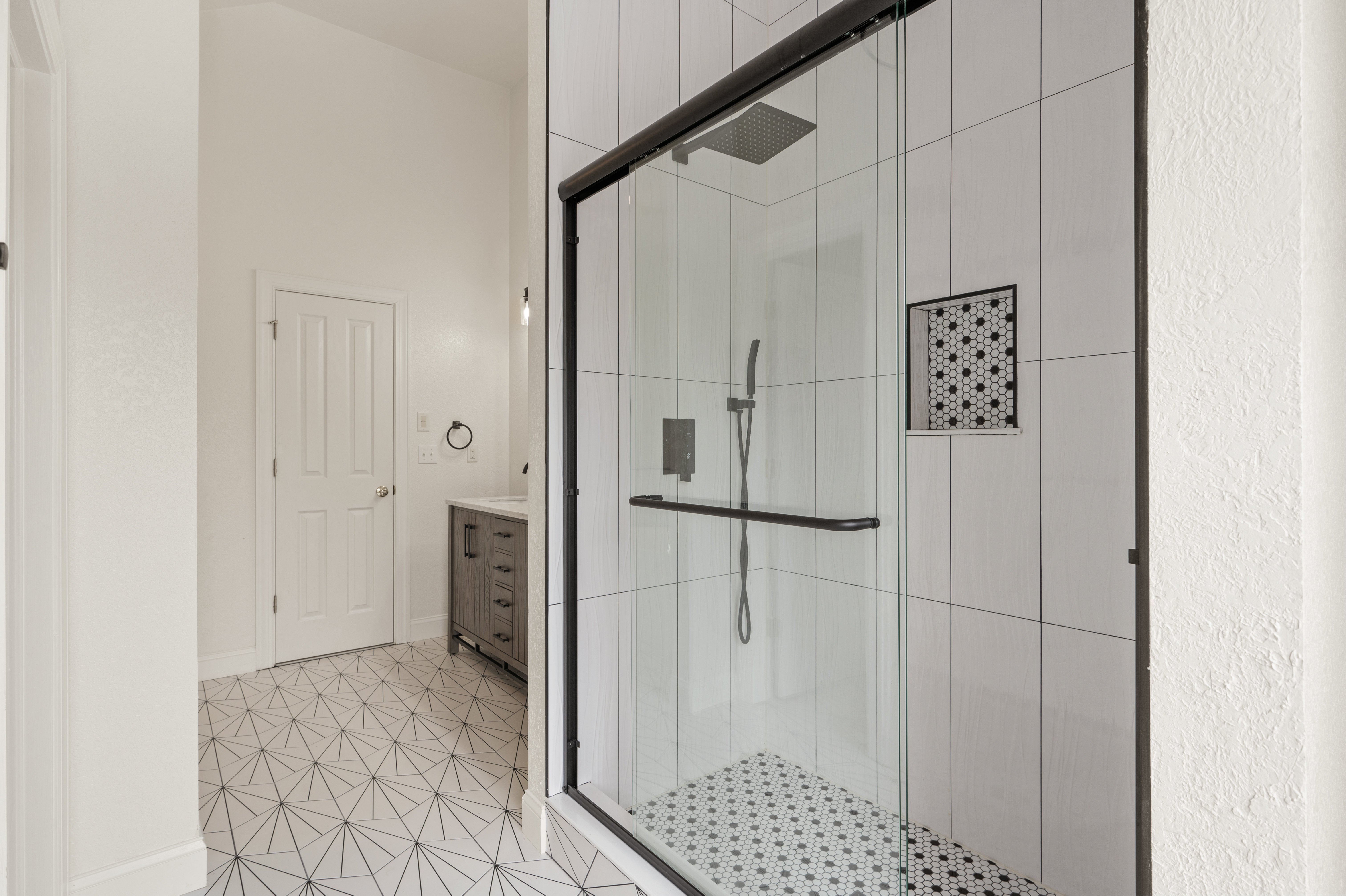 Soundside Pearl — Spa Bath