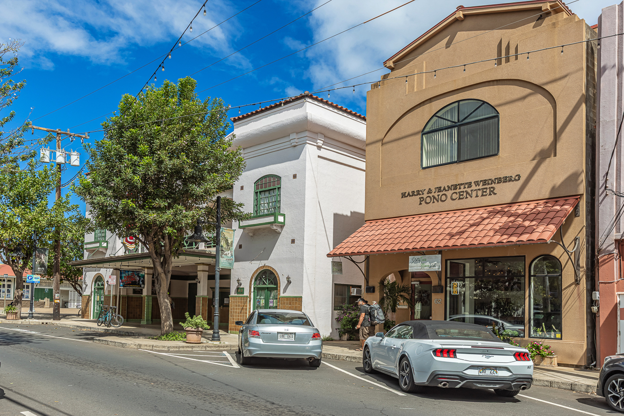 Antique and souvenir shopping nearby