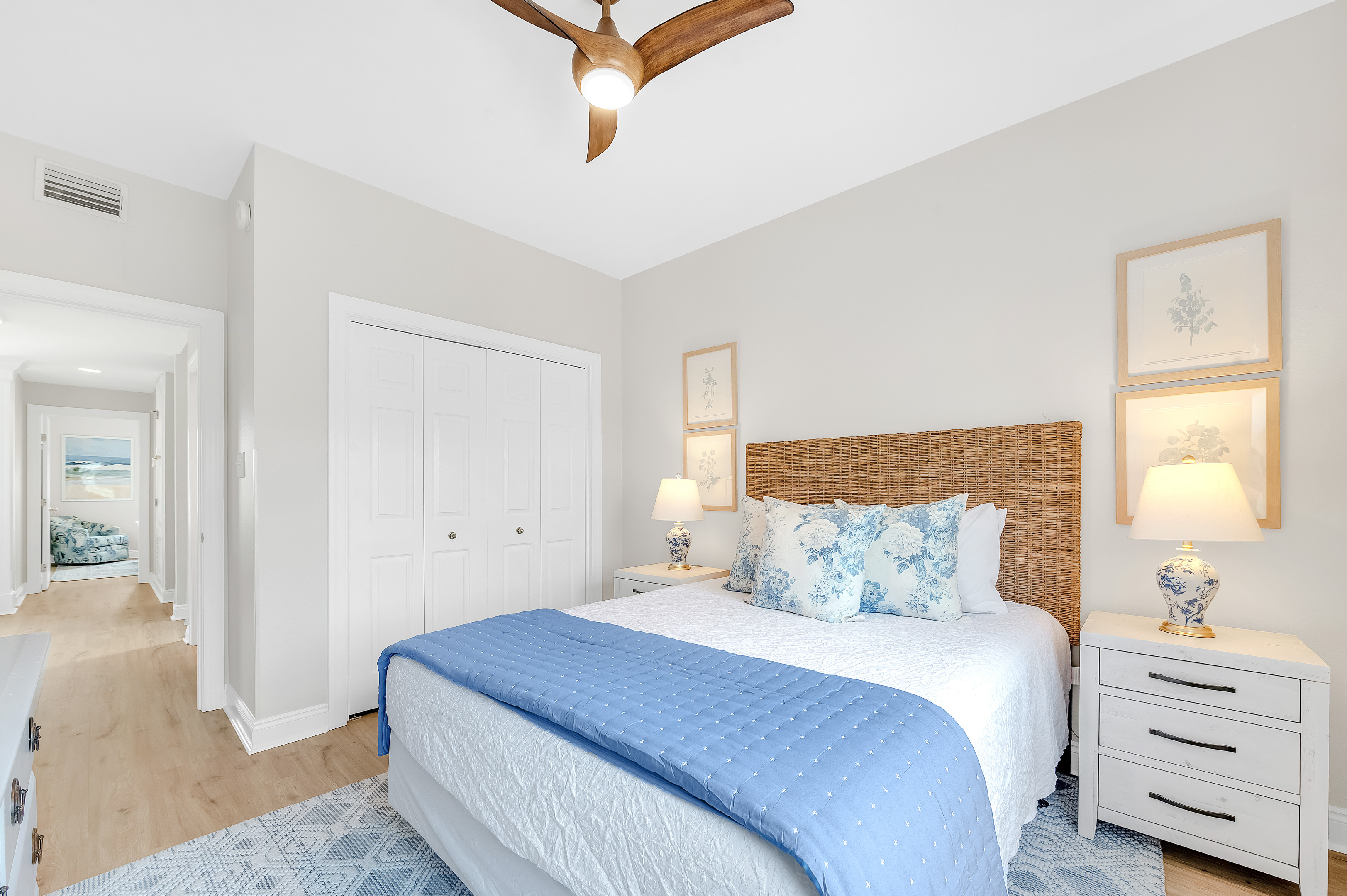 4th Bedroom Upstairs (Queen)